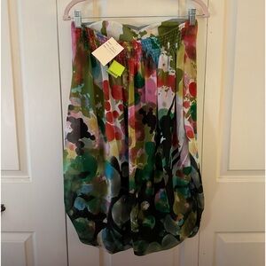 NWT strapless boutique top! Beautiful and versatile, pairing with many options!